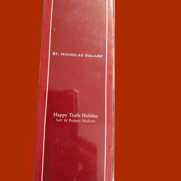 San Ncholas  Happy trails holiday Salt & Pepper Shakers and cheese spreaders - Picture 4 of 5